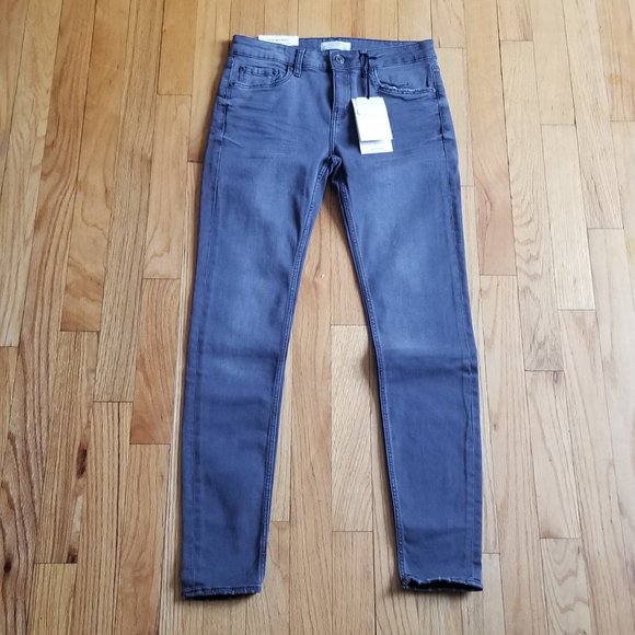 NWT Zara jeans Size 4